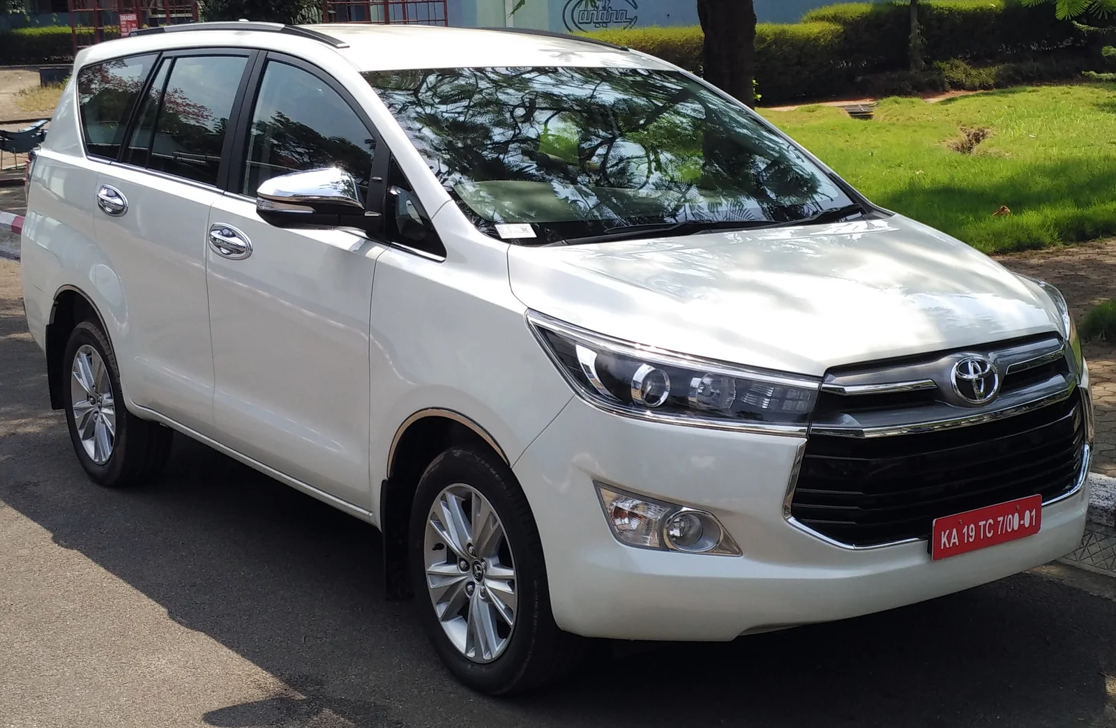 Innova Crysta taxi